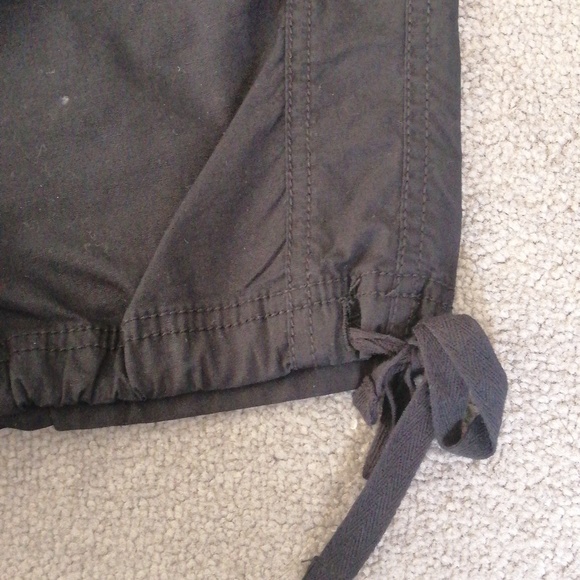 Black cargo style crop pants capris AU 10 - Picture 6 of 10